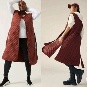 Athleta Whisper Featherless Long Line Vest, 2-Way Zip, Pockets, Adjustable Waist